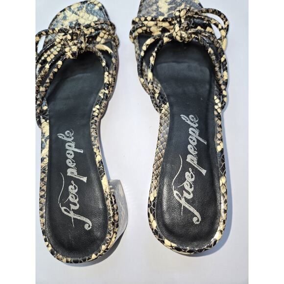 Free‎ People Petra Size 36 US 6 Slip On Heel Sandals Strappy Python Snake Print - Picture 6 of 10